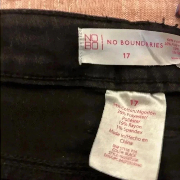 Juniors No Boundaries Skinny Black Pants Size 17 - Picture 3 of 3